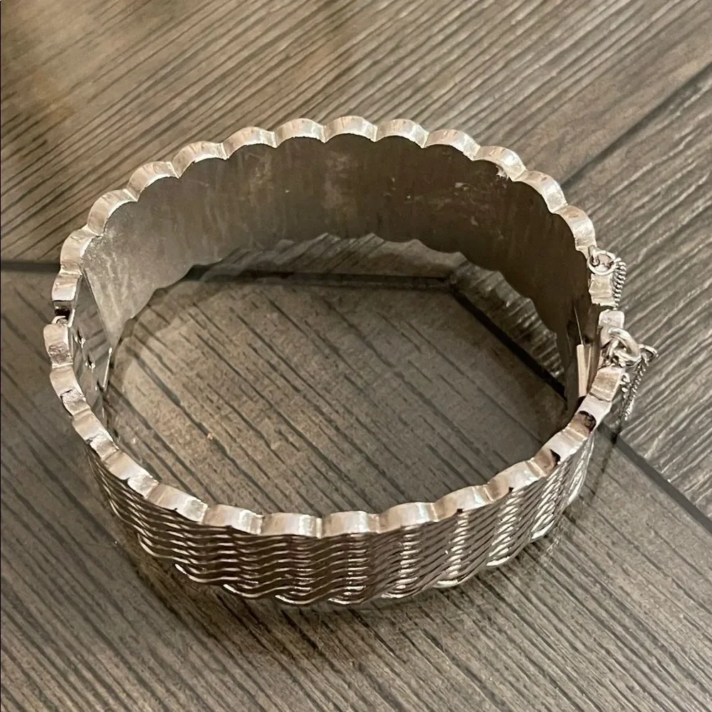 Vintage Crown TRIFARI Flattened Chain Textured Hinged Bracelet with Safety Chain
